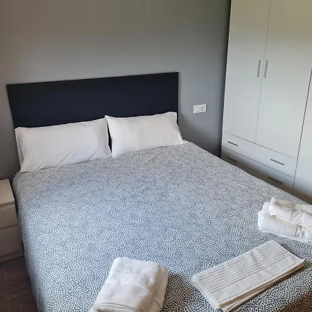 Loft Y Casa Habitaciones En Gijon خيخون