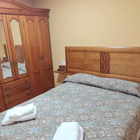 Loft Y Casa Habitaciones En Gijon * خيخون