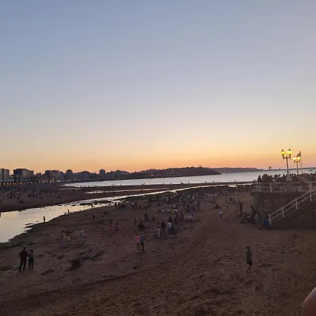 Loft Y Casa Habitaciones En Gijon בית כפרי